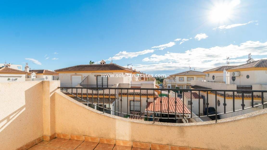 Apartamento de 2 habitaciones en Playa Flamenca en venta con piscina - 189.000 € (Ref: 9421501)