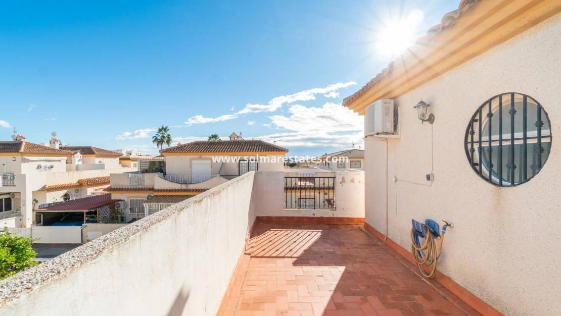Apartamento de 2 habitaciones en Playa Flamenca en venta con piscina - 189.000 € (Ref: 9421501)
