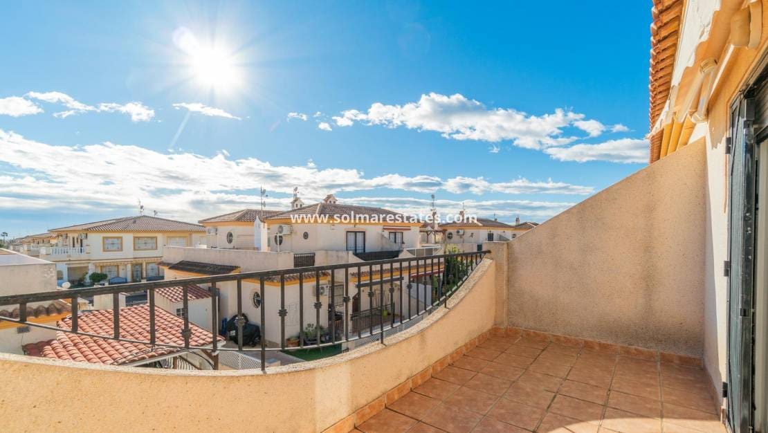 Apartamento de 2 habitaciones en Playa Flamenca en venta con piscina - 189.000 € (Ref: 9421501)