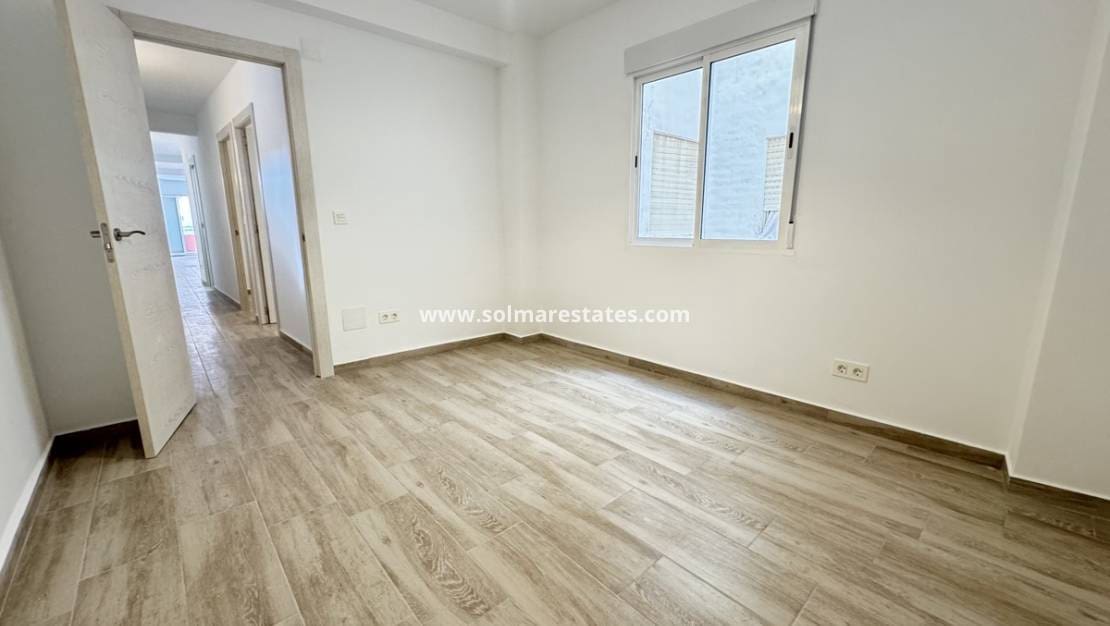 3 makuuhuone Huoneisto myytävänä paikassa Torrevieja - 144 995 € (Ref: 9421555)