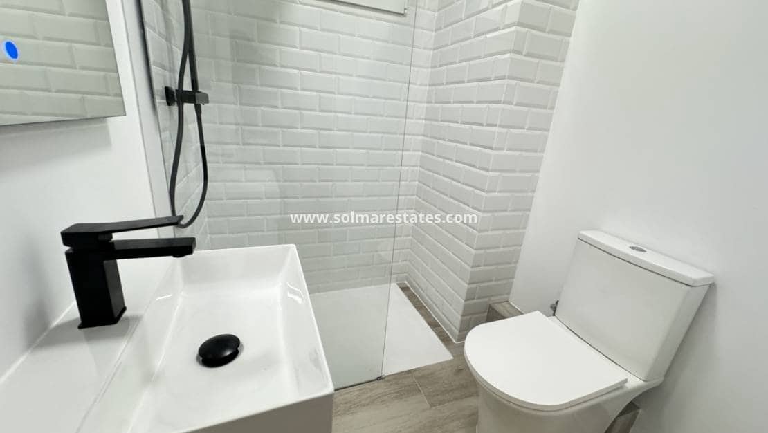 3 makuuhuone Huoneisto myytävänä paikassa Torrevieja - 144 995 € (Ref: 9421555)