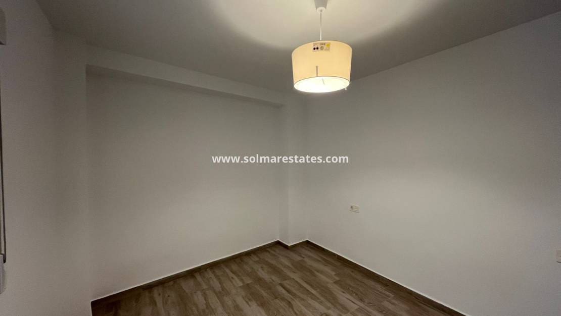 3 makuuhuone Huoneisto myytävänä paikassa Torrevieja - 144 995 € (Ref: 9421555)