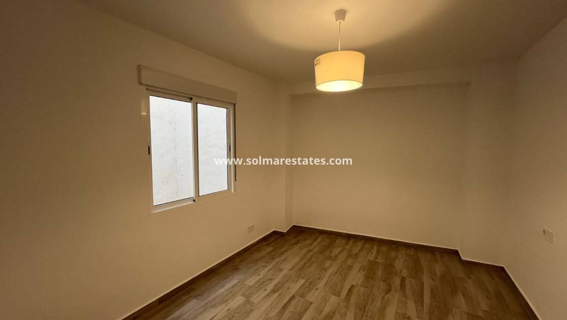 3 makuuhuone Huoneisto myytävänä paikassa Torrevieja - 144 995 € (Ref: 9421555)