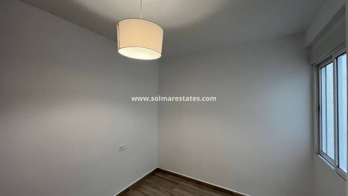 3 makuuhuone Huoneisto myytävänä paikassa Torrevieja - 144 995 € (Ref: 9421555)