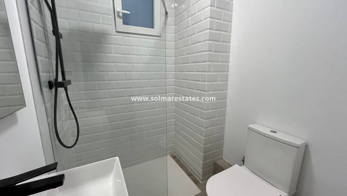 3 makuuhuone Huoneisto myytävänä paikassa Torrevieja - 144 995 € (Ref: 9421555)