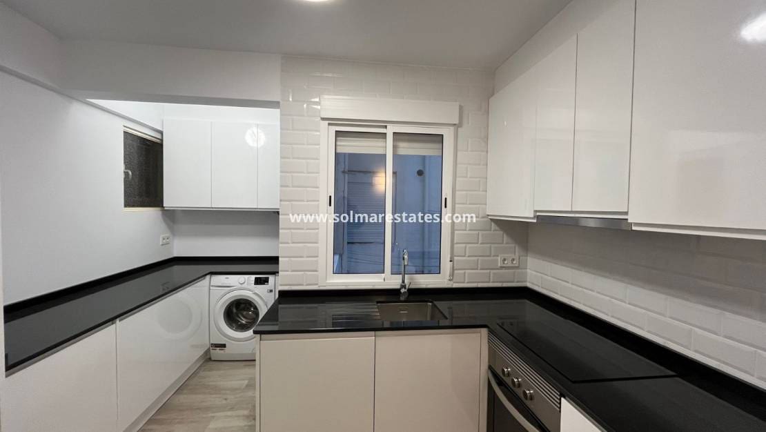 3 makuuhuone Huoneisto myytävänä paikassa Torrevieja - 144 995 € (Ref: 9421555)