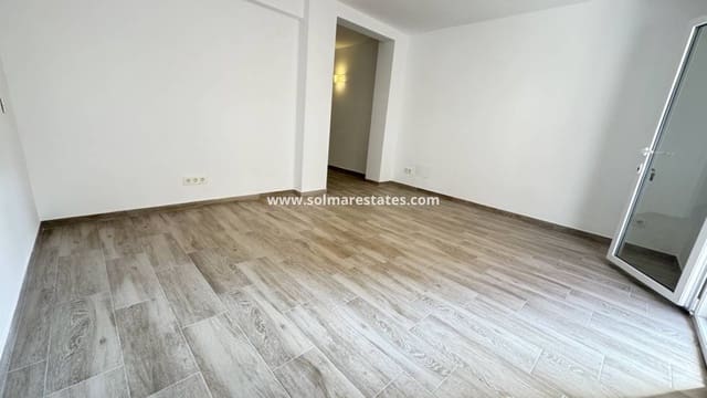 3 slaapkamer Appartement te koop in Puerto Deportivo, Torrevieja - € 144.995 (Ref: 9421555)