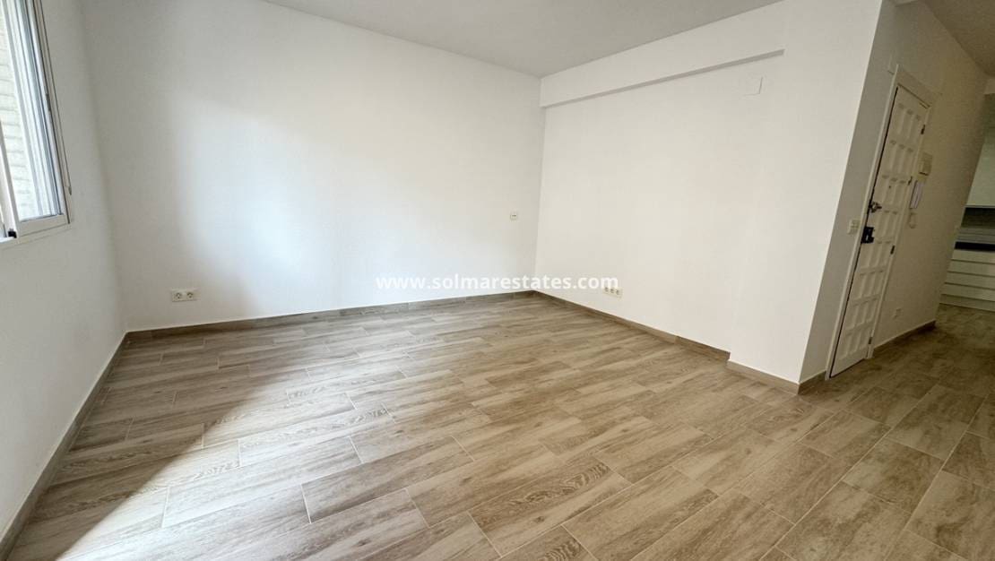 3 makuuhuone Huoneisto myytävänä paikassa Torrevieja - 144 995 € (Ref: 9421555)