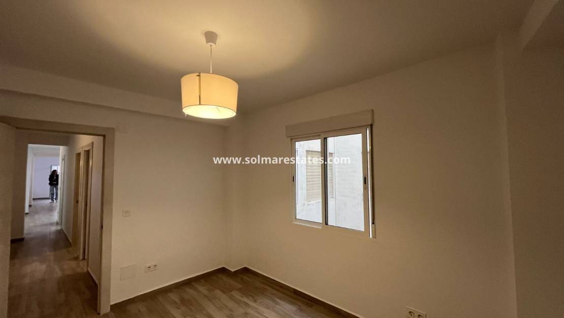 3 makuuhuone Huoneisto myytävänä paikassa Torrevieja - 144 995 € (Ref: 9421555)