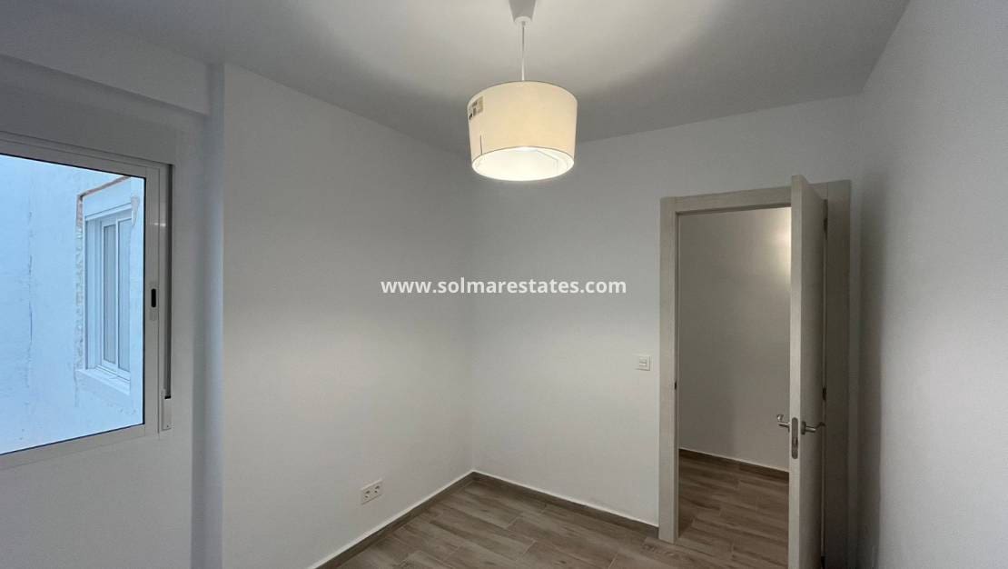 3 makuuhuone Huoneisto myytävänä paikassa Torrevieja - 144 995 € (Ref: 9421555)