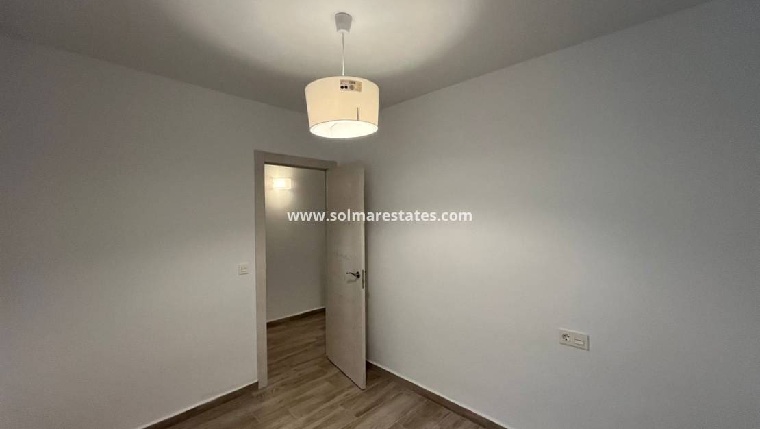 3 makuuhuone Huoneisto myytävänä paikassa Torrevieja - 144 995 € (Ref: 9421555)