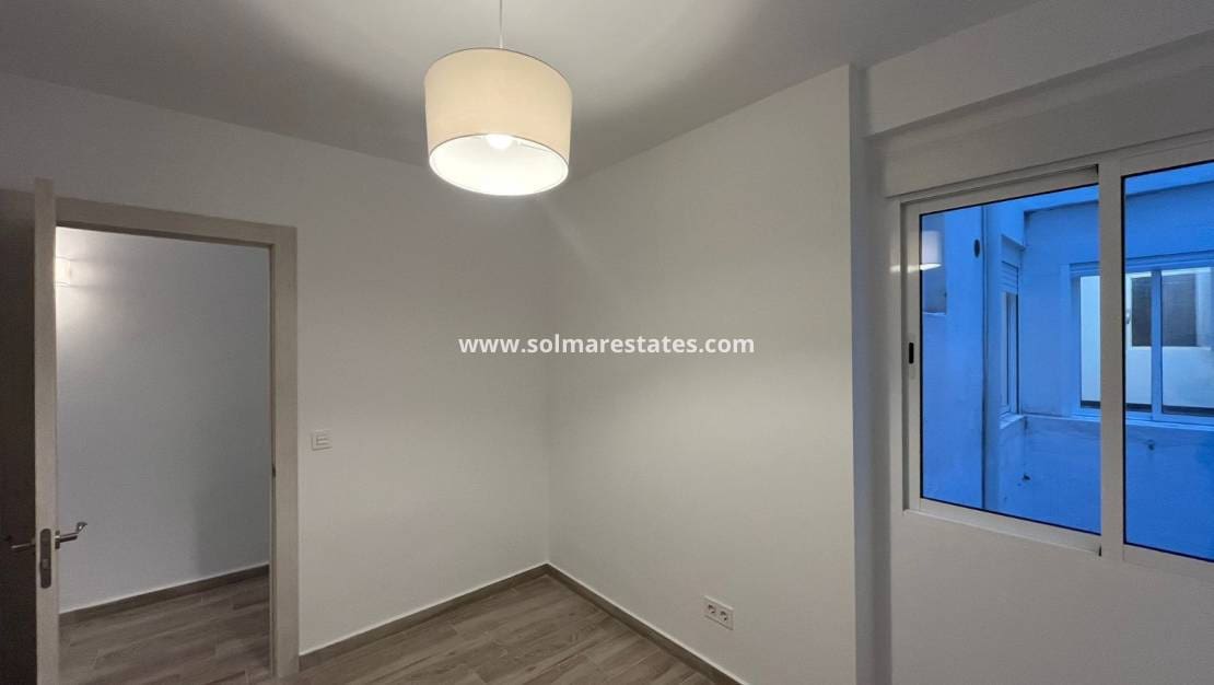 3 makuuhuone Huoneisto myytävänä paikassa Torrevieja - 144 995 € (Ref: 9421555)