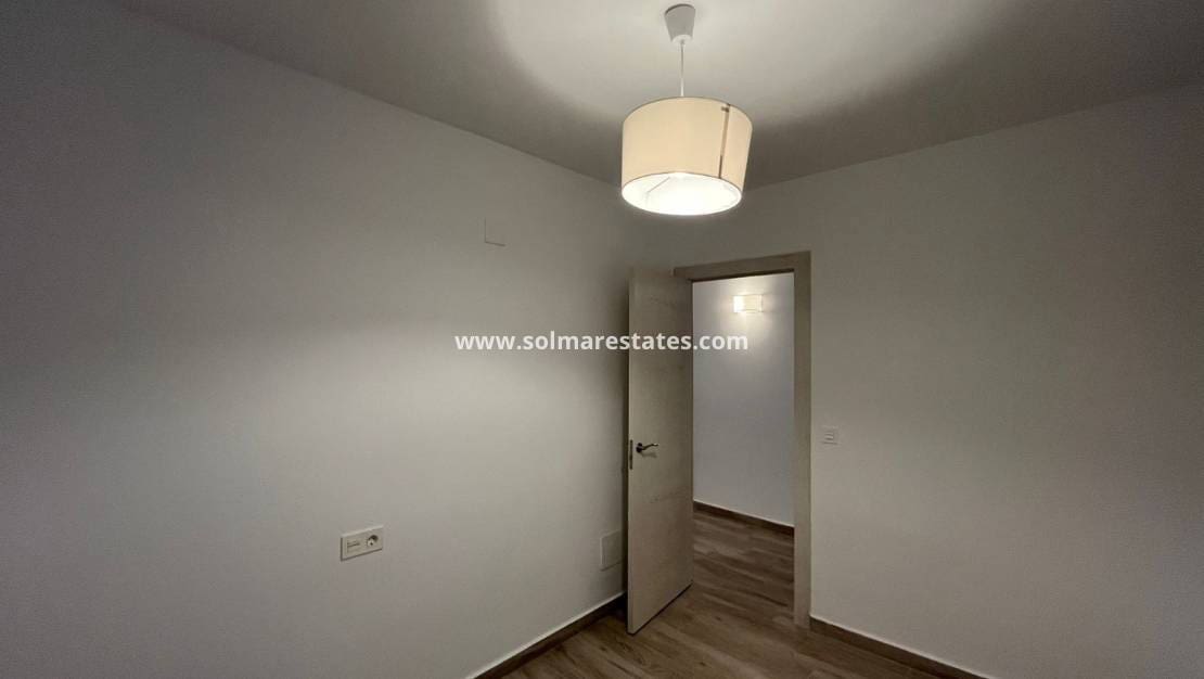 3 makuuhuone Huoneisto myytävänä paikassa Torrevieja - 144 995 € (Ref: 9421555)