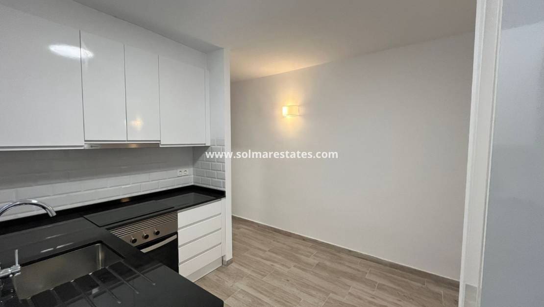 3 makuuhuone Huoneisto myytävänä paikassa Torrevieja - 144 995 € (Ref: 9421555)