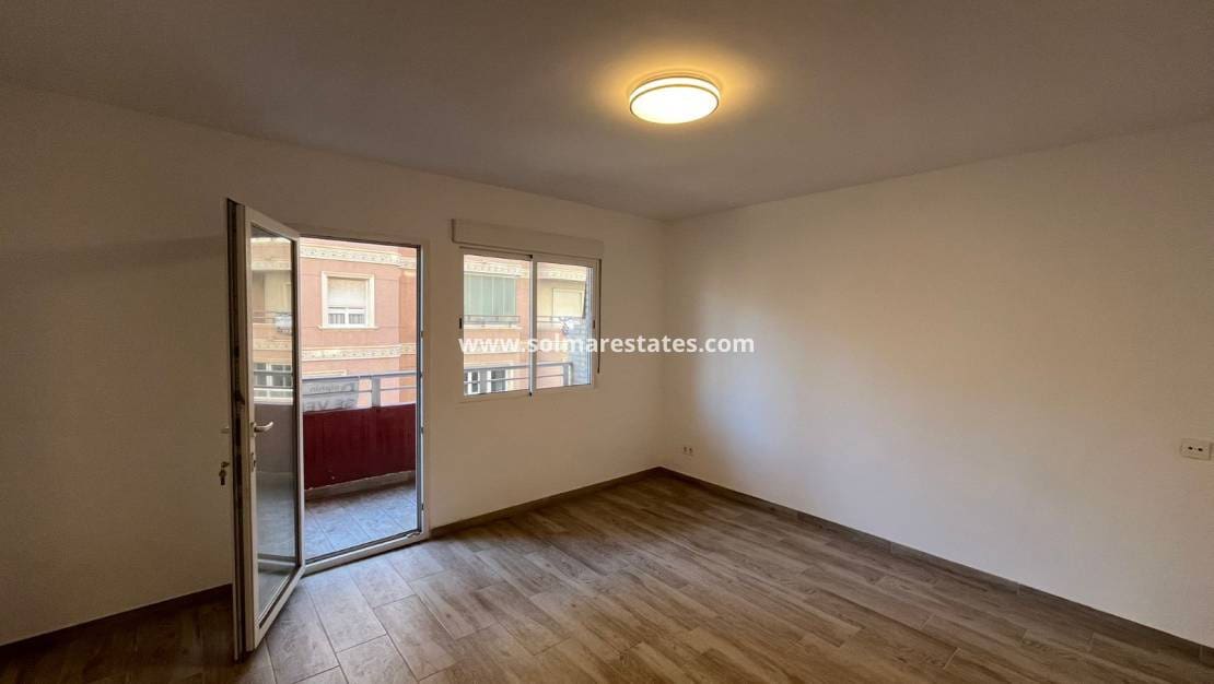 3 makuuhuone Huoneisto myytävänä paikassa Torrevieja - 144 995 € (Ref: 9421555)