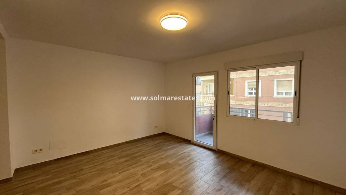 3 makuuhuone Huoneisto myytävänä paikassa Torrevieja - 144 995 € (Ref: 9421555)