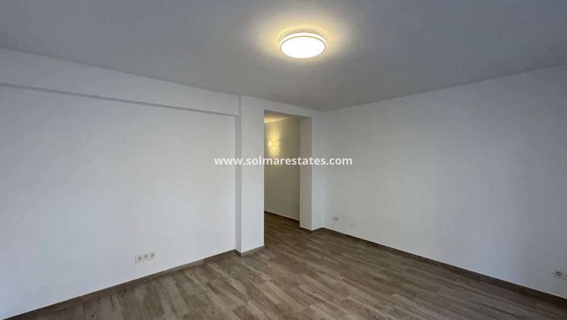 3 makuuhuone Huoneisto myytävänä paikassa Torrevieja - 144 995 € (Ref: 9421555)