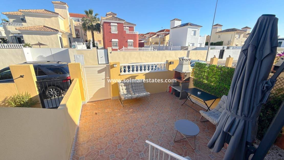 2 slaapkamer Huis te koop in La Zenia met zwembad - € 209.950 (Ref: 9426210)