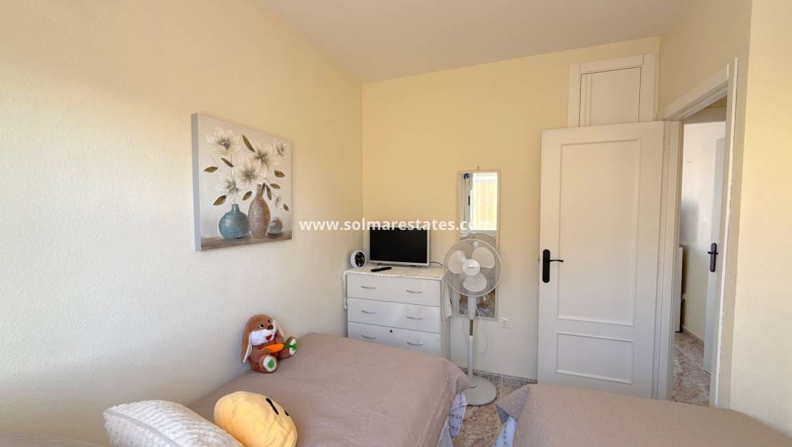 2 slaapkamer Huis te koop in La Zenia met zwembad - € 209.950 (Ref: 9426210)