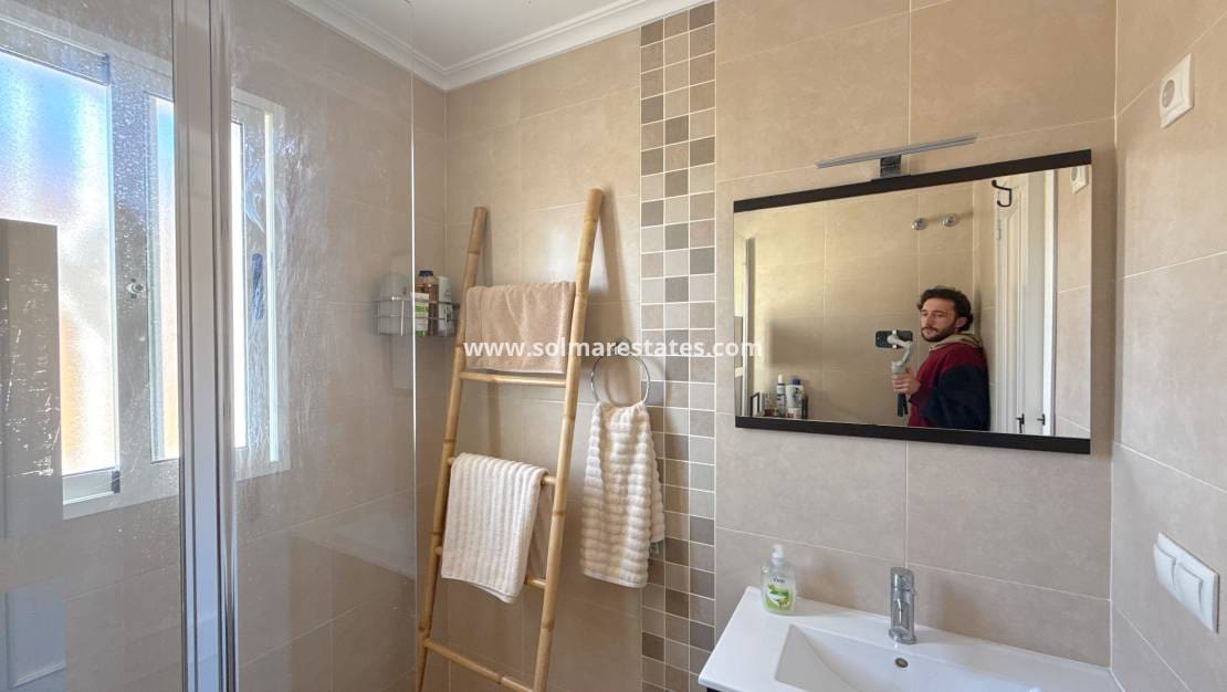 2 slaapkamer Huis te koop in La Zenia met zwembad - € 209.950 (Ref: 9426210)