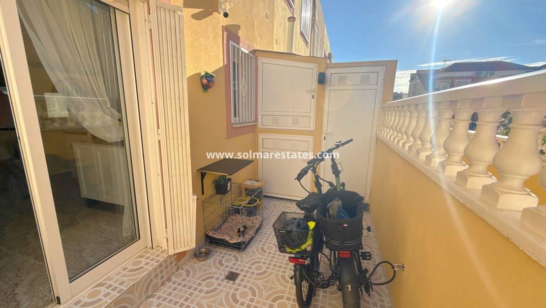 2 slaapkamer Huis te koop in La Zenia met zwembad - € 209.950 (Ref: 9426210)