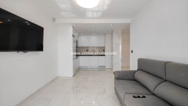 2 slaapkamer Appartement te koop in Punta Prima, Torrevieja met zwembad - € 179.500 (Ref: 9426212)