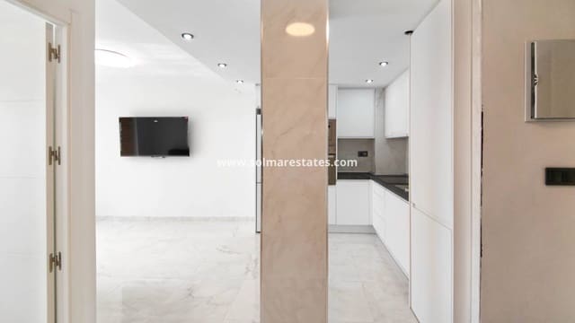 2 slaapkamer Appartement te koop in Punta Prima, Torrevieja met zwembad - € 179.500 (Ref: 9426212)