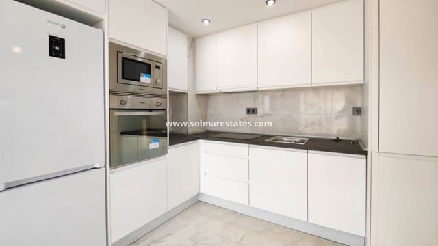 2 slaapkamer Appartement te koop in Punta Prima, Torrevieja met zwembad - € 179.500 (Ref: 9426212)