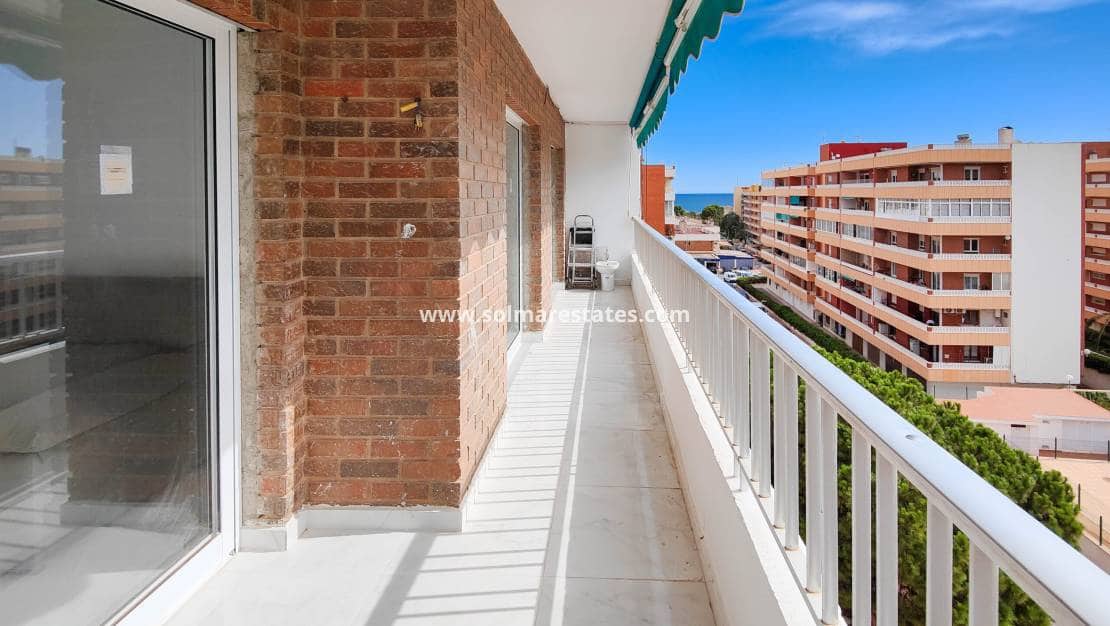 2 slaapkamer Appartement te koop in Punta Prima met zwembad - € 179.500 (Ref: 9426212)