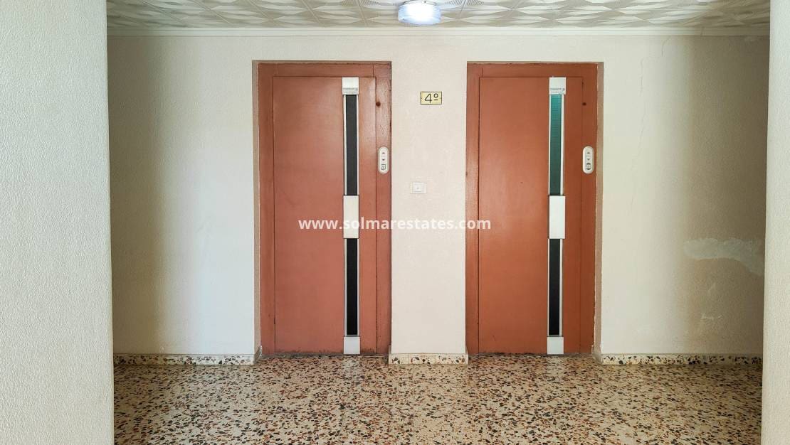 2 slaapkamer Appartement te koop in Punta Prima met zwembad - € 179.500 (Ref: 9426212)