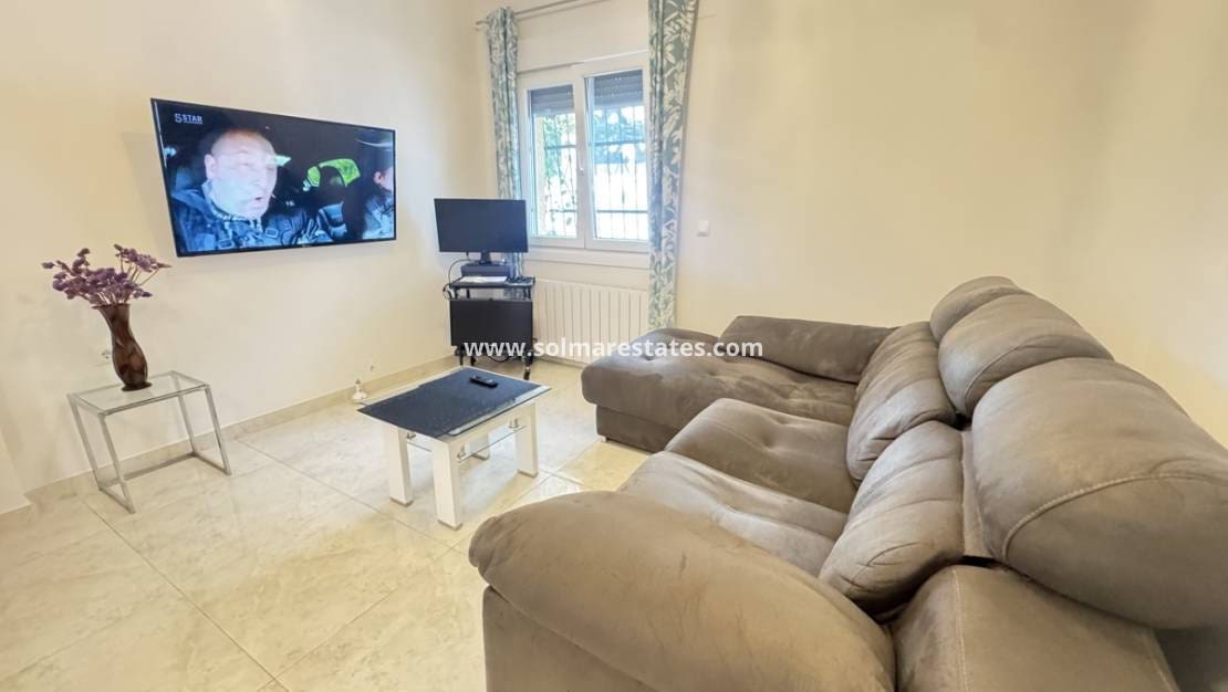 3 quarto Moradia para venda em Villamartin com piscina - 375 000 € (Ref: 9426377)