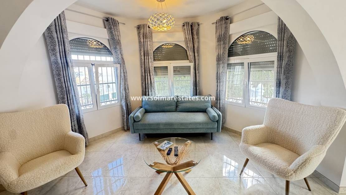 3 quarto Moradia para venda em Villamartin com piscina - 375 000 € (Ref: 9426377)