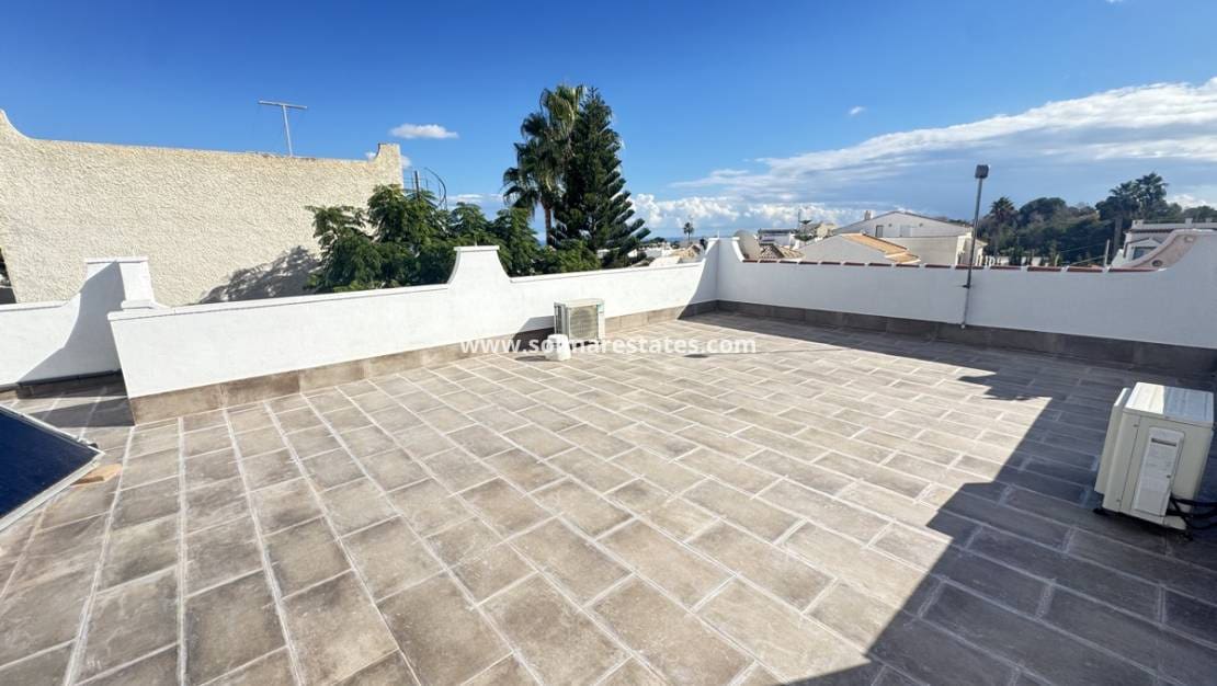 3 quarto Moradia para venda em Villamartin com piscina - 375 000 € (Ref: 9426377)