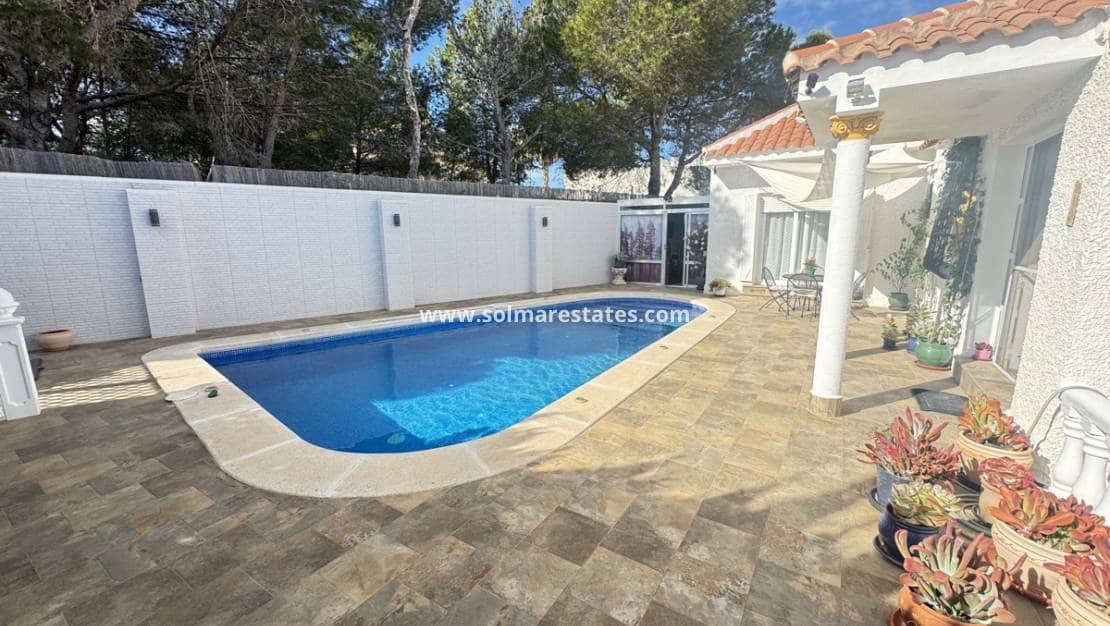 3 quarto Moradia para venda em Villamartin com piscina - 375 000 € (Ref: 9426377)