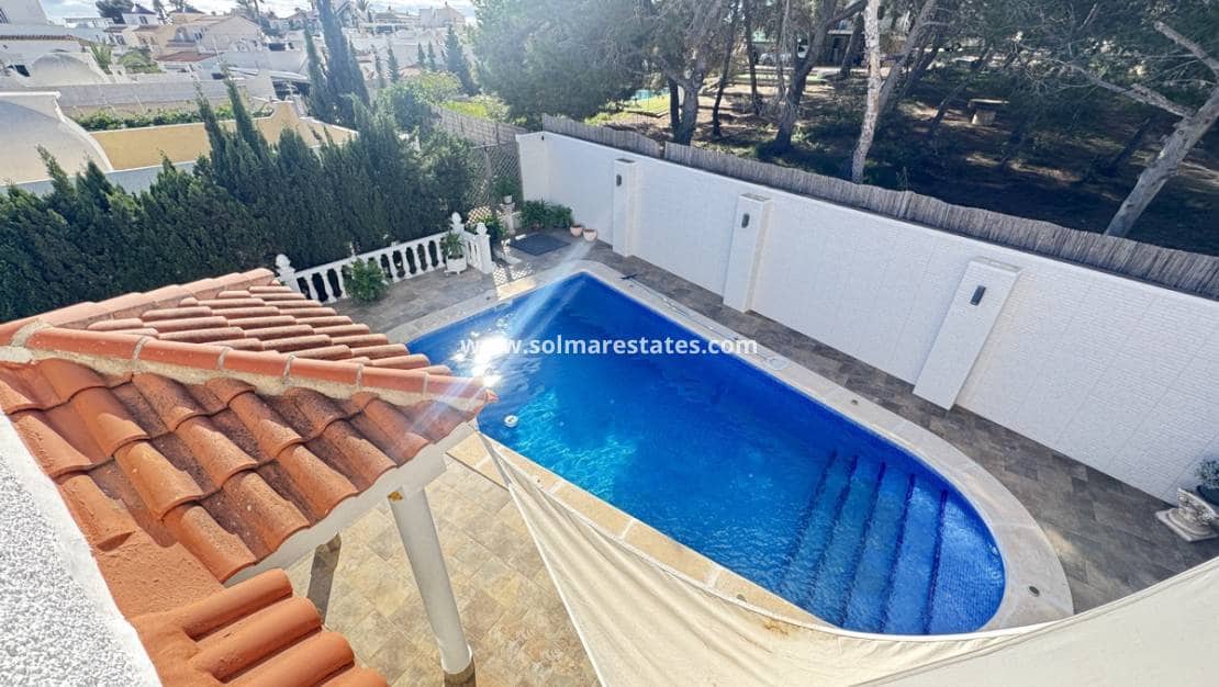3 quarto Moradia para venda em Villamartin com piscina - 375 000 € (Ref: 9426377)