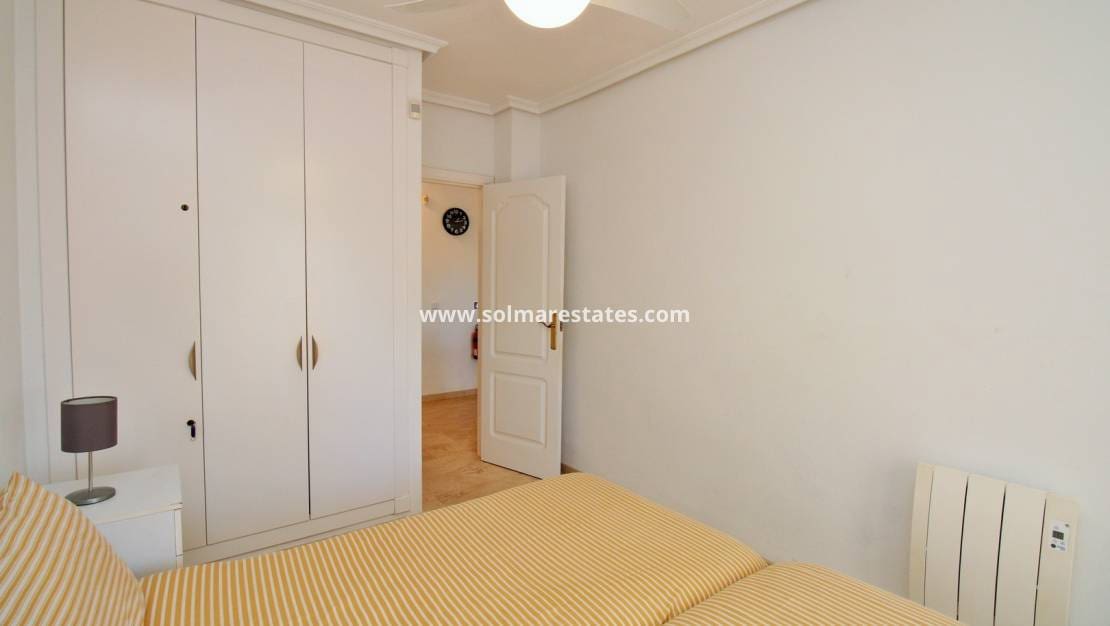 2 slaapkamer Appartement te koop in Villamartin met zwembad - € 169.900 (Ref: 9426378)