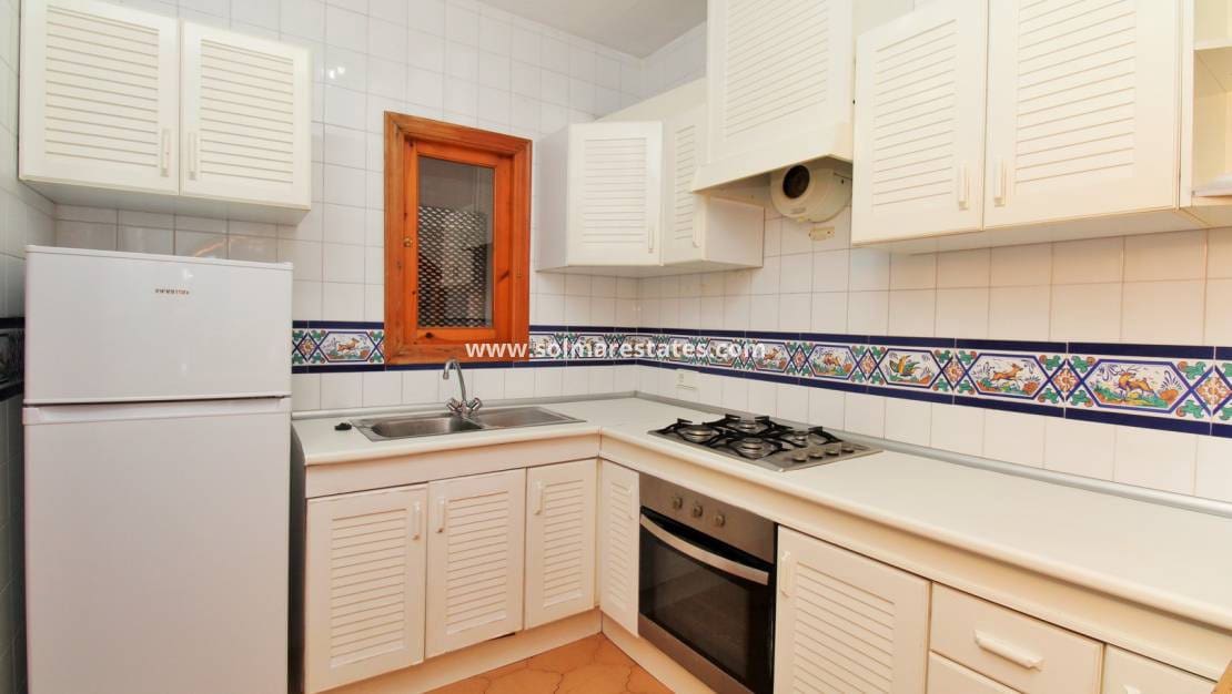 2 slaapkamer Appartement te koop in Villamartin met zwembad - € 169.000 (Ref: 9426379)