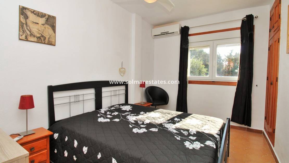 2 slaapkamer Appartement te koop in Villamartin met zwembad - € 169.000 (Ref: 9426379)