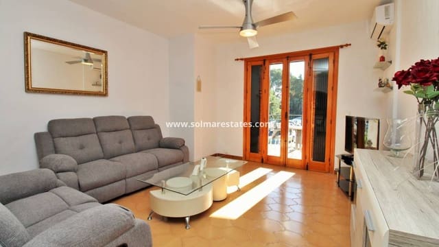 2 slaapkamer Appartement te koop in Villamartin, Orihuela met zwembad - € 169.000 (Ref: 9426379)