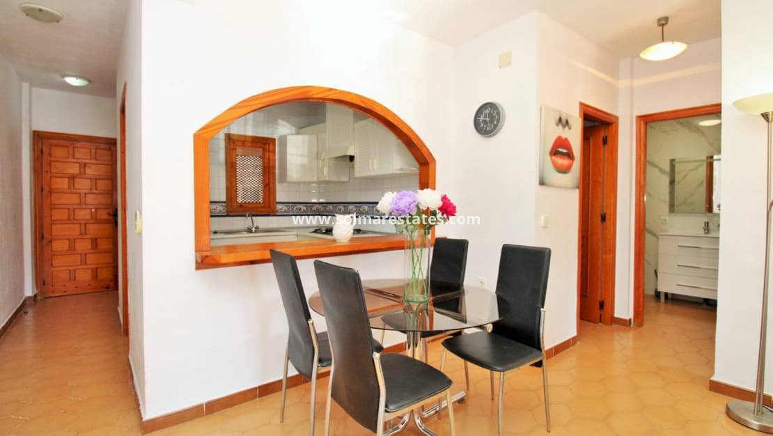 2 slaapkamer Appartement te koop in Villamartin met zwembad - € 169.000 (Ref: 9426379)