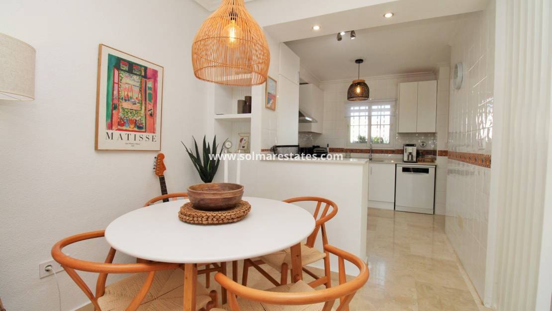 2 slaapkamer Huis te koop in Villamartin met zwembad - € 244.990 (Ref: 9426380)