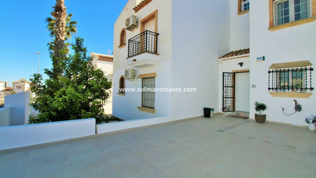 2 slaapkamer Huis te koop in Villamartin met zwembad - € 244.990 (Ref: 9426380)