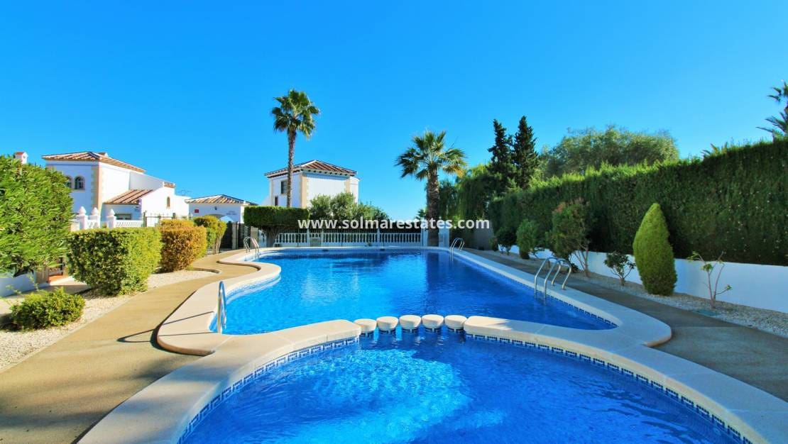 2 slaapkamer Huis te koop in Villamartin met zwembad - € 244.990 (Ref: 9426380)