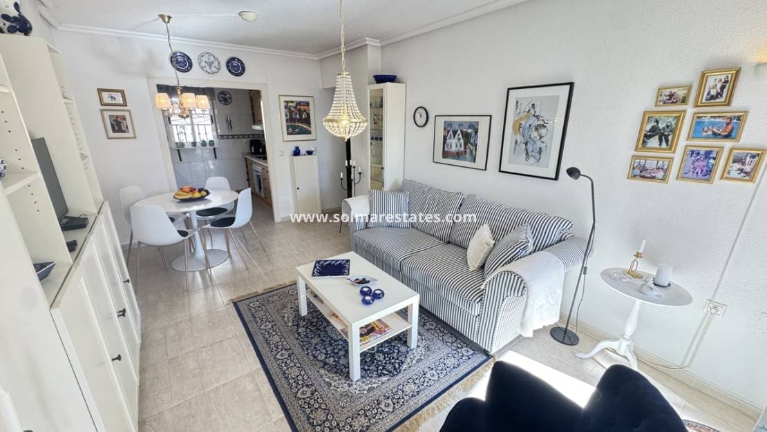 2 bedroom Apartment for sale in Los Altos with pool - € 179,995 (Ref: 9426381)