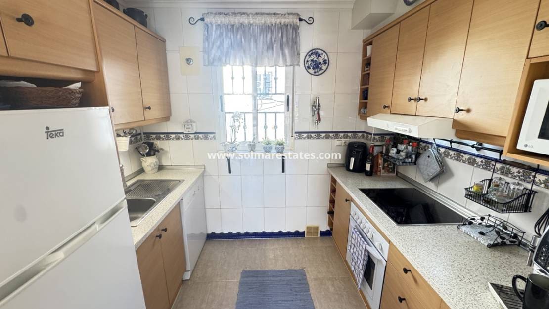 2 bedroom Apartment for sale in Los Altos with pool - € 179,995 (Ref: 9426381)