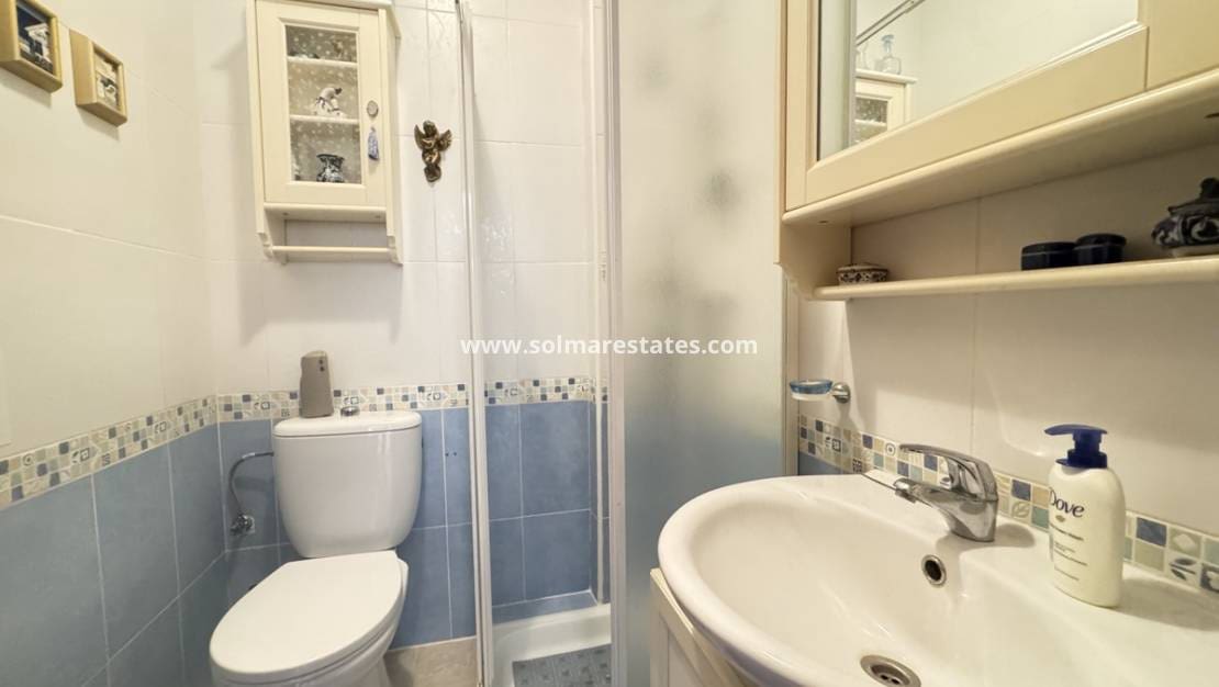 2 bedroom Apartment for sale in Los Altos with pool - € 179,995 (Ref: 9426381)