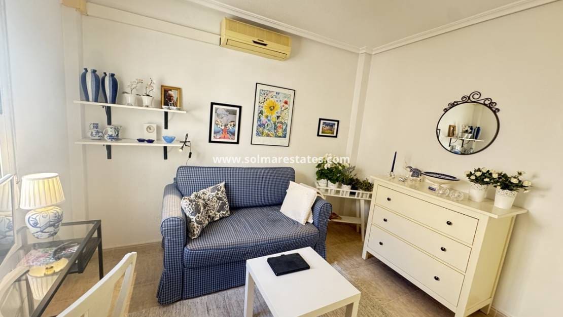 2 bedroom Apartment for sale in Los Altos with pool - € 179,995 (Ref: 9426381)