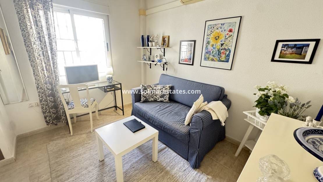 2 bedroom Apartment for sale in Los Altos with pool - € 179,995 (Ref: 9426381)