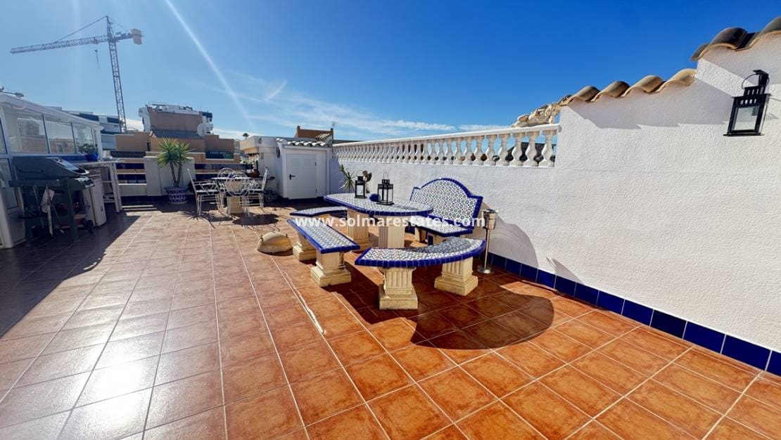 2 bedroom Apartment for sale in Los Altos with pool - € 179,995 (Ref: 9426381)