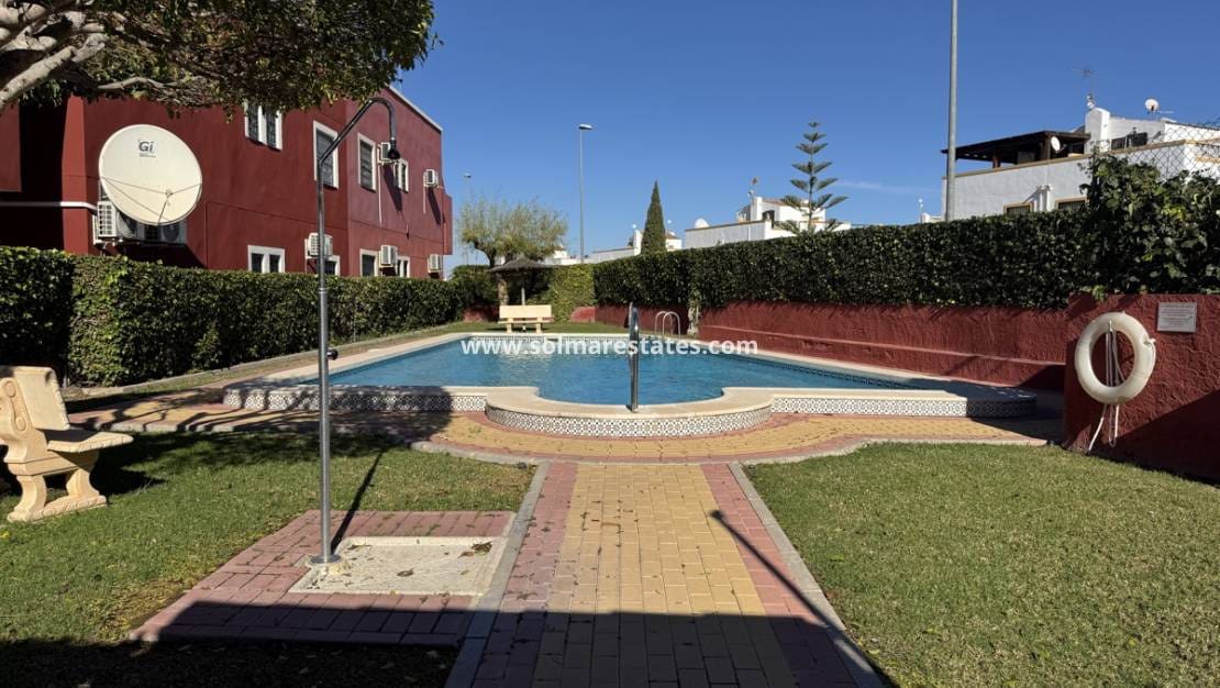 2 bedroom Apartment for sale in Los Altos with pool - € 179,995 (Ref: 9426381)